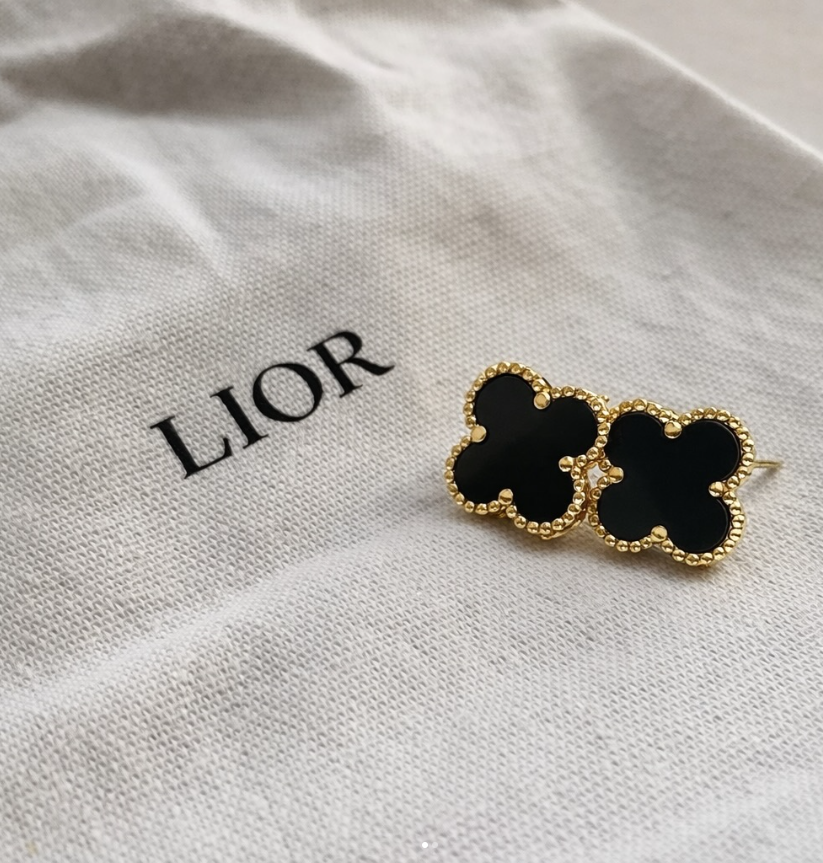 Brinco trevo preto Lior